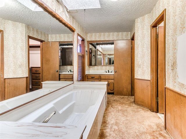 1615 Oak Lane, Oklahoma City, OK 73127