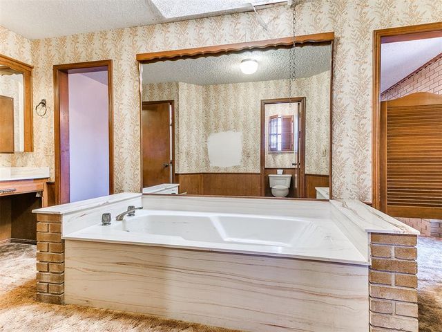 1615 Oak Lane, Oklahoma City, OK 73127