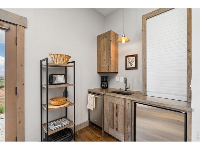 1091 Shadow Ridge Rd, Laporte, CO 80535