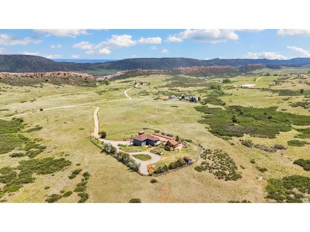 1091 Shadow Ridge Rd, Laporte, CO 80535