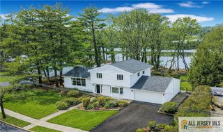 11 Agate Road, East Brunswick, NJ 08816