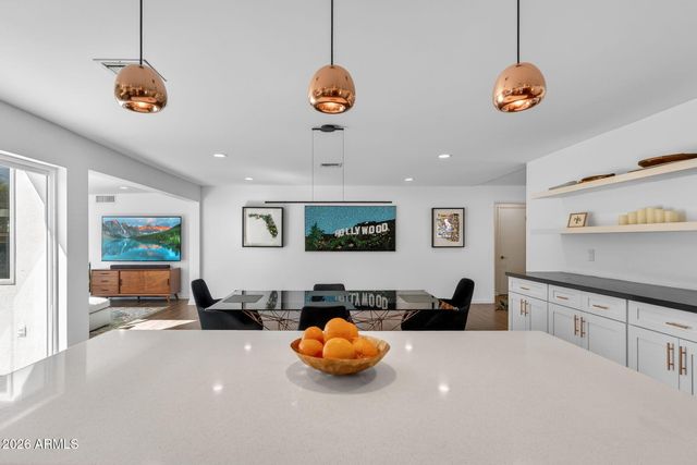 531 W STELLA Lane, Phoenix, AZ 85013