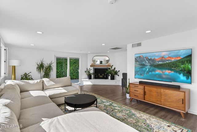 531 W STELLA Lane, Phoenix, AZ 85013