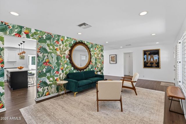 531 W STELLA Lane, Phoenix, AZ 85013