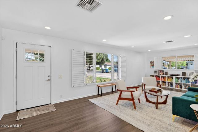 531 W STELLA Lane, Phoenix, AZ 85013