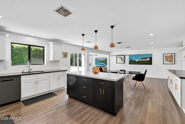 531 W STELLA Lane, Phoenix, AZ 85013