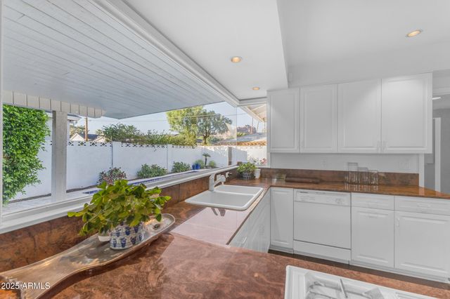 4596 E CALLE VENTURA --, Phoenix, AZ 85018