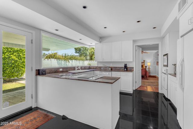 4596 E CALLE VENTURA --, Phoenix, AZ 85018