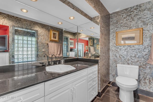 4596 E CALLE VENTURA --, Phoenix, AZ 85018