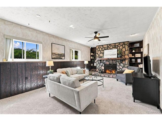 7290 S Penrose Ct, Centennial, CO 80122