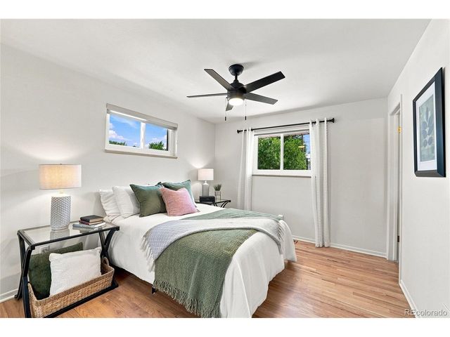 7290 S Penrose Ct, Centennial, CO 80122