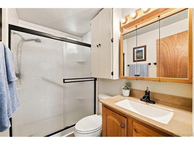 7290 S Penrose Ct, Centennial, CO 80122