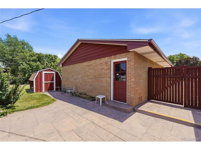 7290 S Penrose Ct, Centennial, CO 80122