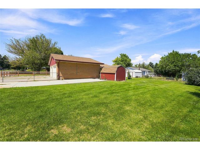 7290 S Penrose Ct, Centennial, CO 80122