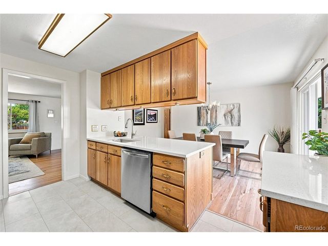 7290 S Penrose Ct, Centennial, CO 80122