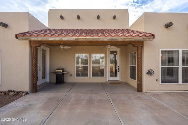 8801 Silk Oak Court, Las Cruces, NM 88011