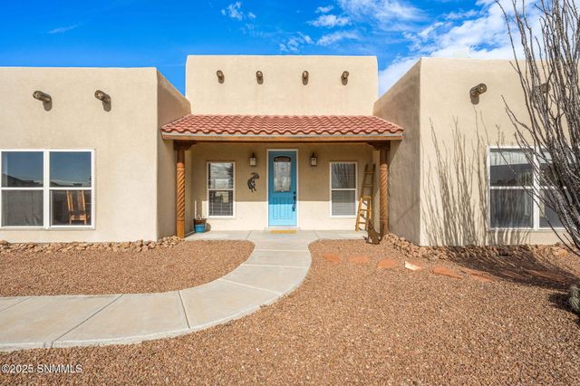 8801 Silk Oak Court, Las Cruces, NM 88011