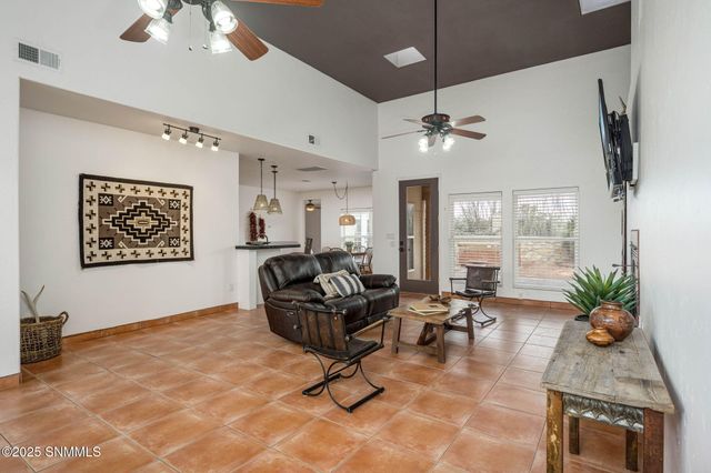 8801 Silk Oak Court, Las Cruces, NM 88011