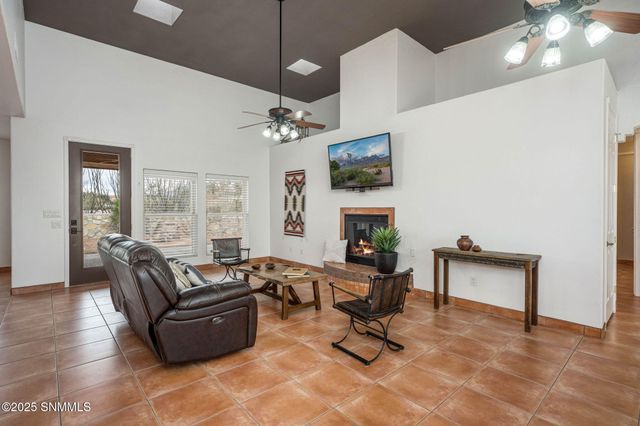 8801 Silk Oak Court, Las Cruces, NM 88011