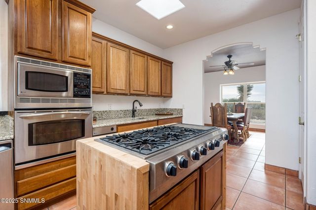 8801 Silk Oak Court, Las Cruces, NM 88011