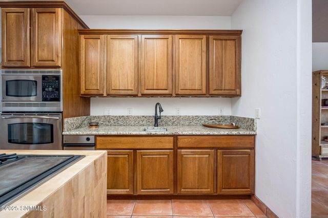 8801 Silk Oak Court, Las Cruces, NM 88011