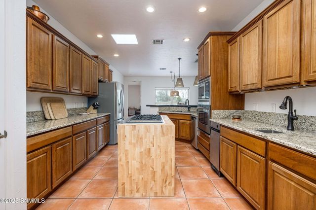 8801 Silk Oak Court, Las Cruces, NM 88011