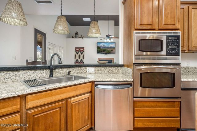 8801 Silk Oak Court, Las Cruces, NM 88011