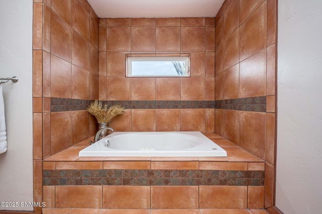 8801 Silk Oak Court, Las Cruces, NM 88011