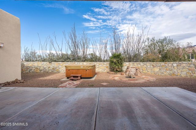 8801 Silk Oak Court, Las Cruces, NM 88011