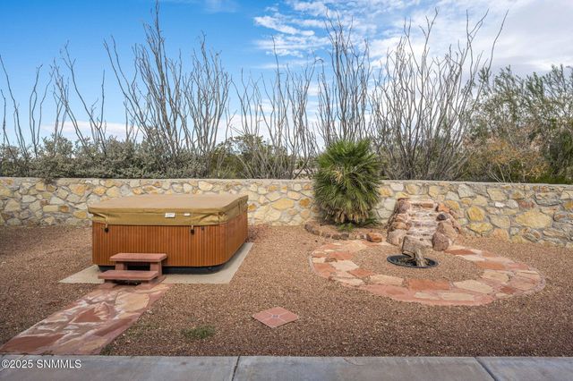 8801 Silk Oak Court, Las Cruces, NM 88011