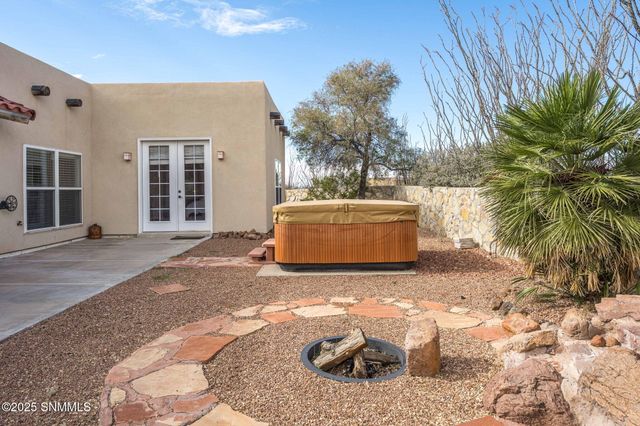 8801 Silk Oak Court, Las Cruces, NM 88011