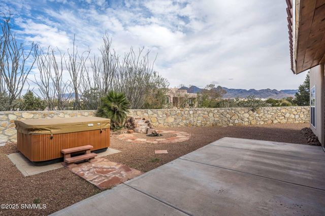 8801 Silk Oak Court, Las Cruces, NM 88011