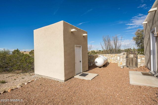 8801 Silk Oak Court, Las Cruces, NM 88011