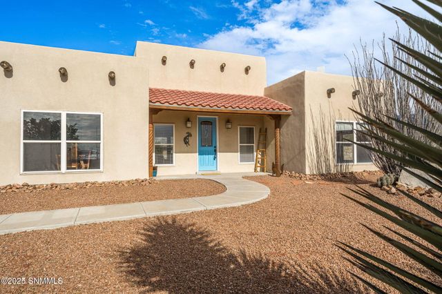 8801 Silk Oak Court, Las Cruces, NM 88011