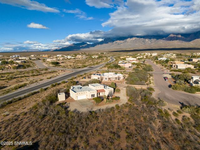 8801 Silk Oak Court, Las Cruces, NM 88011