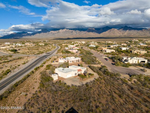 8801 Silk Oak Court, Las Cruces, NM 88011