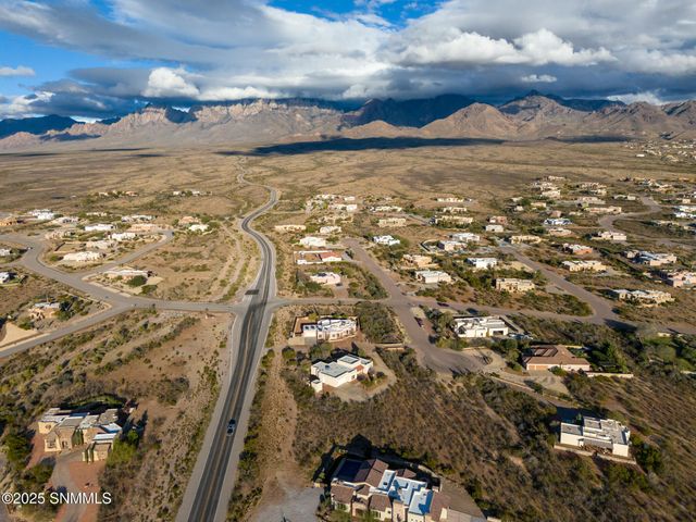 8801 Silk Oak Court, Las Cruces, NM 88011