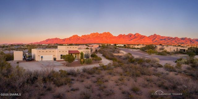 8801 Silk Oak Court, Las Cruces, NM 88011