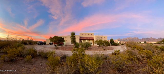8801 Silk Oak Court, Las Cruces, NM 88011