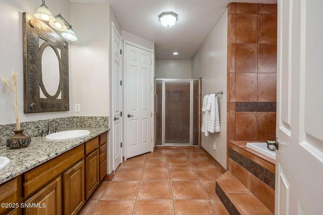 8801 Silk Oak Court, Las Cruces, NM 88011