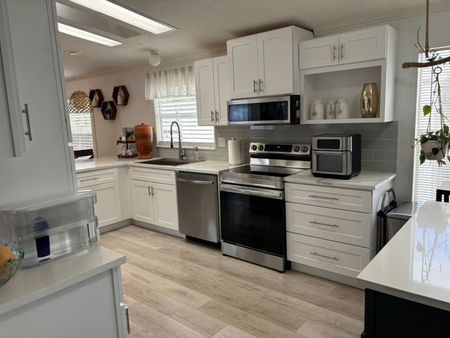 4907 NW 2nd Ter, Deerfield Beach, FL 33064