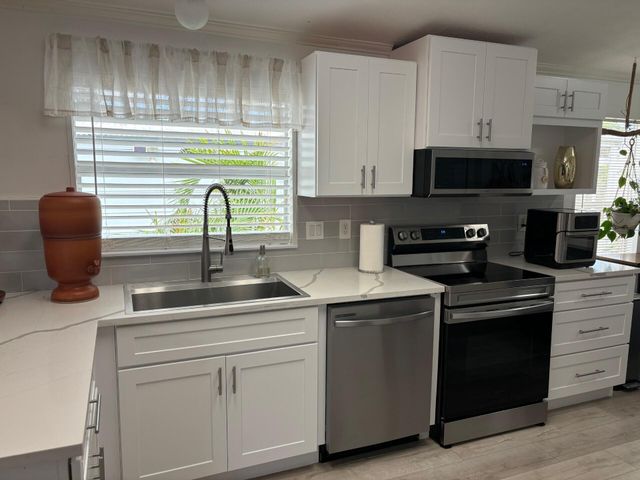 4907 NW 2nd Ter, Deerfield Beach, FL 33064