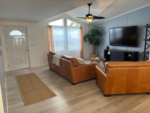 4907 NW 2nd Ter, Deerfield Beach, FL 33064