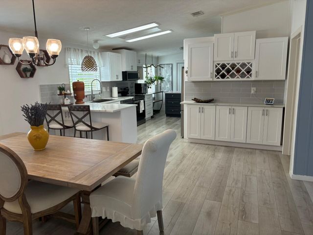 4907 NW 2nd Ter, Deerfield Beach, FL 33064