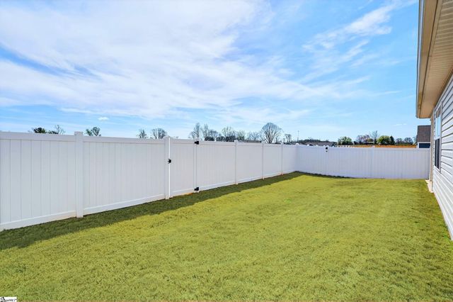 938 Pineland Drive, Woodruff, SC 29388