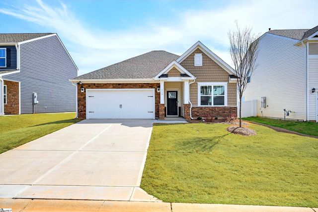 938 Pineland Drive, Woodruff, SC 29388