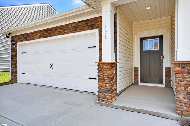 938 Pineland Drive, Woodruff, SC 29388