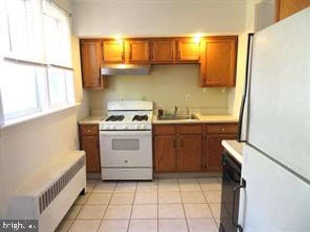 156 GRAPE ST, Philadelphia, PA 19127