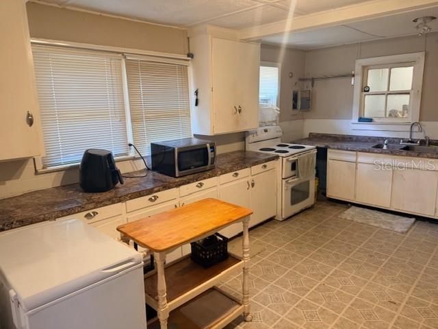 725 W SOCRUM LOOP ROAD, Lakeland, FL 33809