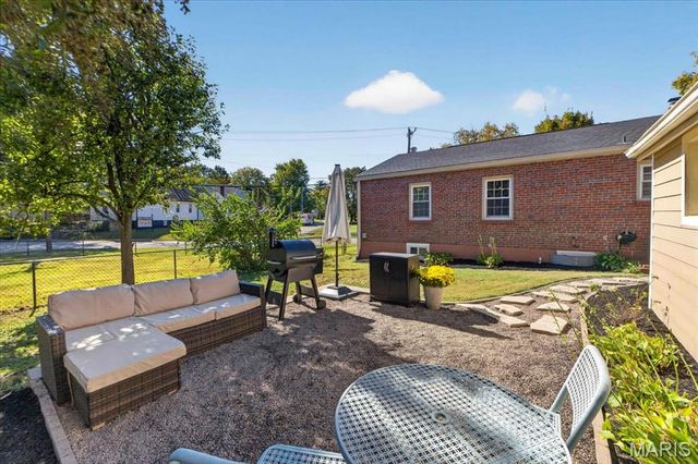2524 Rockford Avenue, St Louis, MO 63144